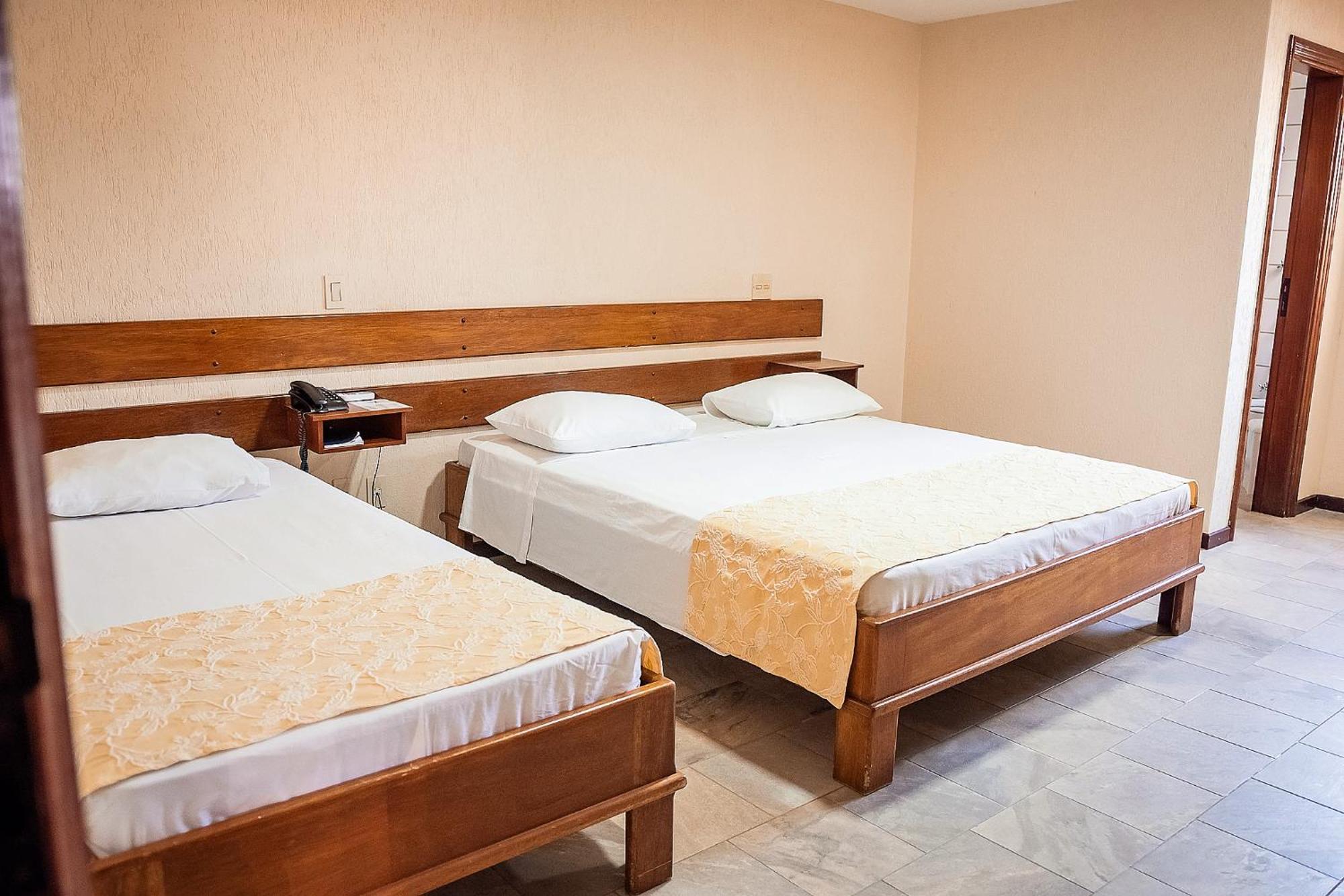 Sakr Hotel Penápolis Εξωτερικό φωτογραφία